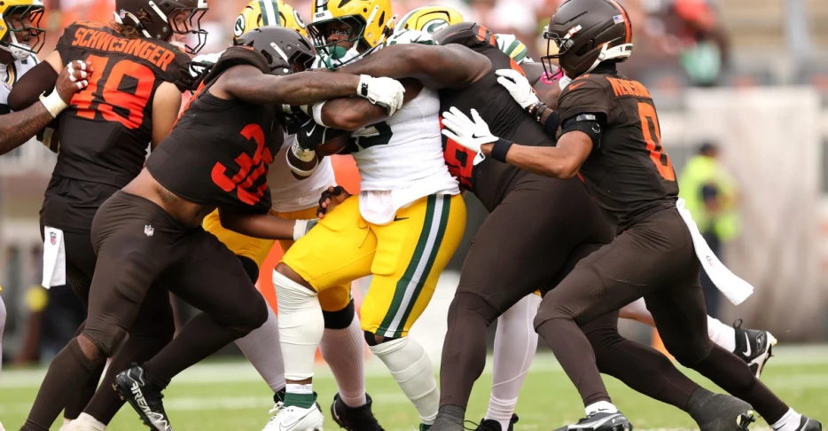 Saturday Dawg Chow (9/27): D-fense! D-fense! D-fense!