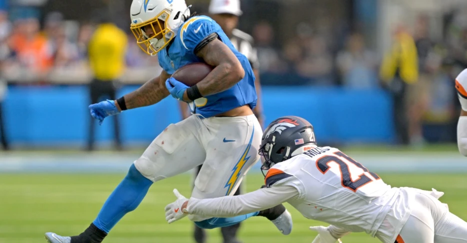 Chargers-Giants Live Game Recap: Bolts take aim at rookie QB Jaxson Dart in NFL debut