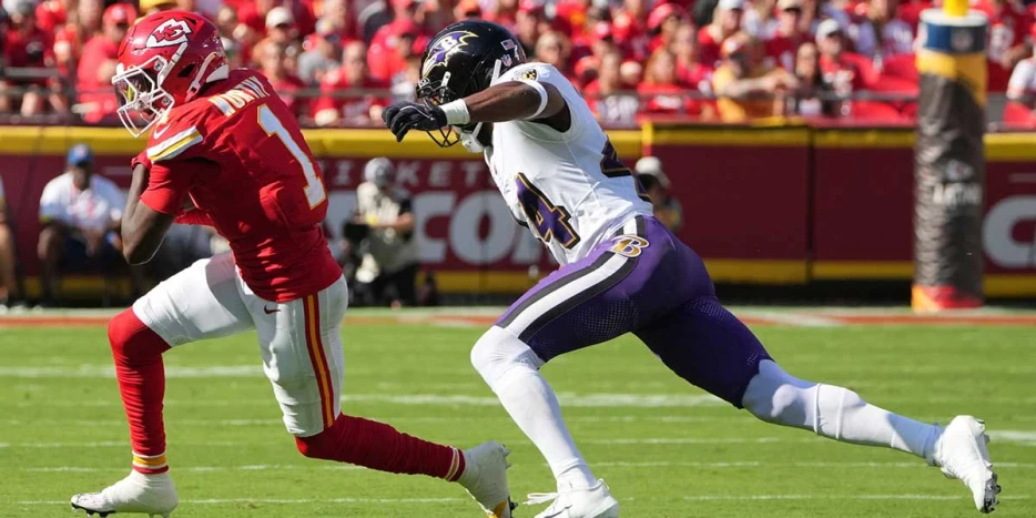 Ravens defense keeps losing bodies with Roquan Smith, Marlon Humphrey injuries