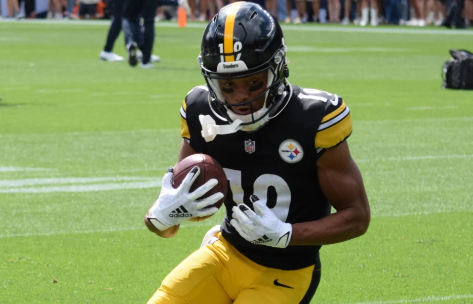 Steelers HC Mike Tomlin Gives Update on Calvin Austin III’s Injury