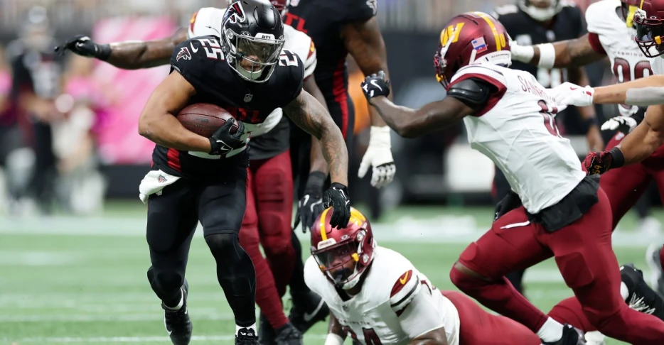 Tyler Allgeier continues offensive onslaught for Falcons