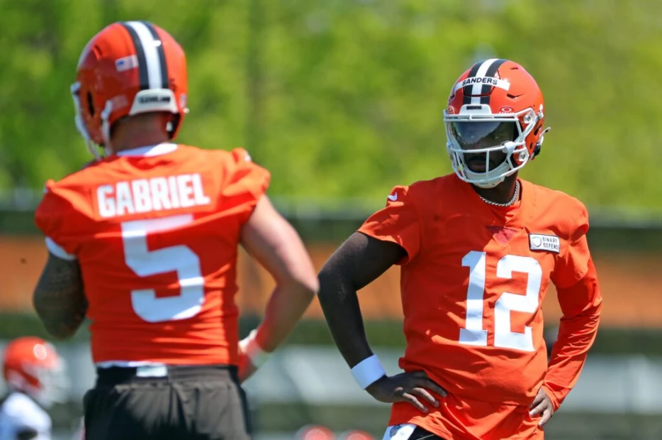Browns Rumors: Rookie QBs, Kicker, Jones