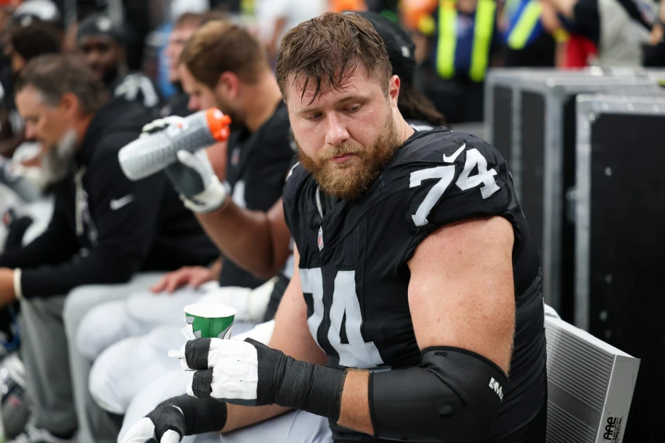 Raiders OT Kolton Miller Is Believed To Have High-Ankle Sprain, Could Miss Multiple Weeks