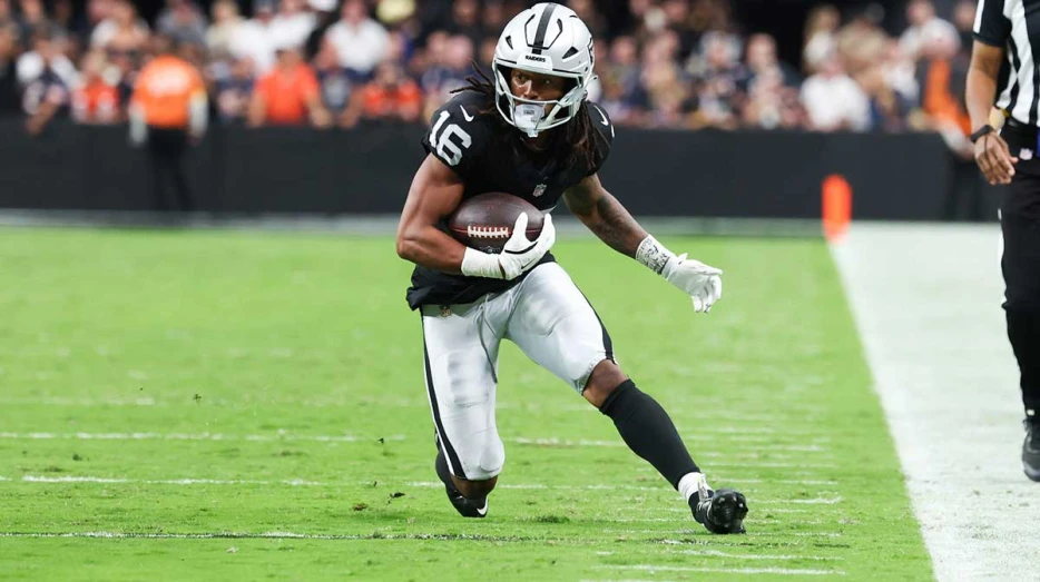 3 Dolphins trade targets after devastating Tyreek Hill injury