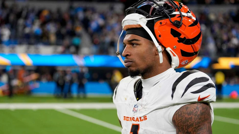 Bengals HC Zac Taylor breaks down extended sideline conversation with Ja’Marr Chase during MNF loss