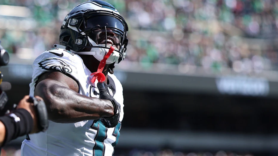 Chad Ochocinco defends Eagles’ AJ Brown amid offensive misuse suggestions