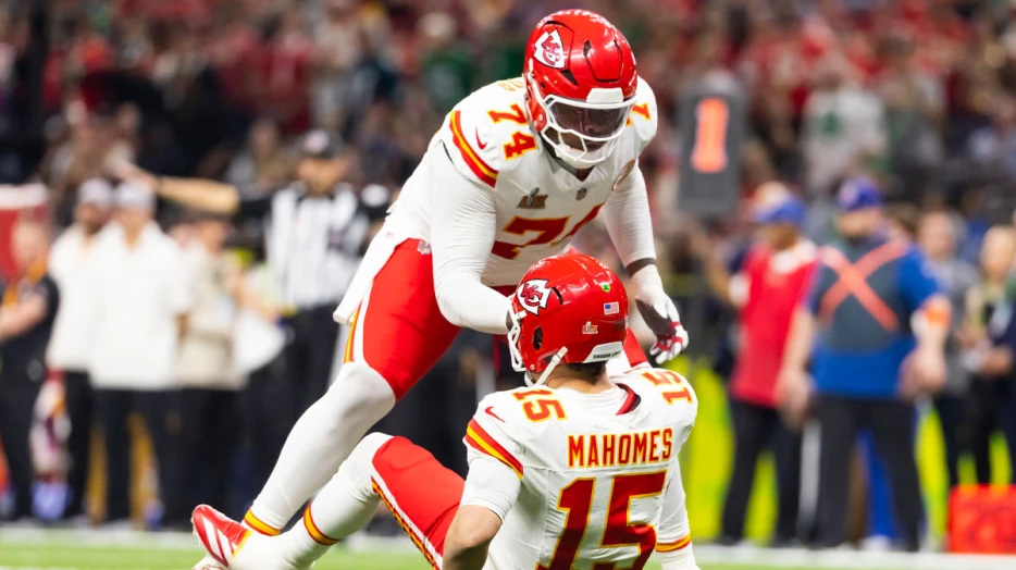 Patrick Mahomes’ Chiefs protector makes engagement announcement