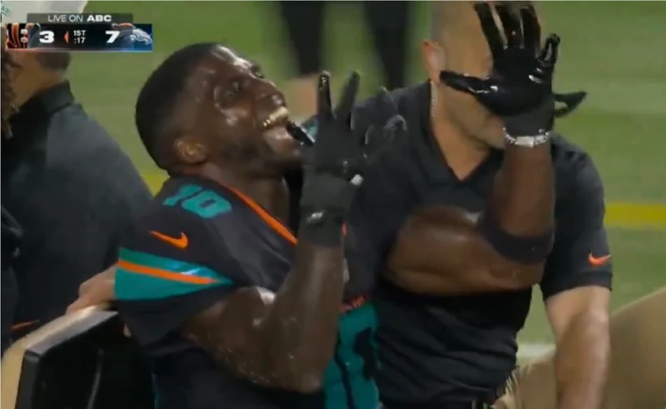 Tyreek Hill Was Laughing &amp; Looked Happy After Suffering Nasty Leg Injury