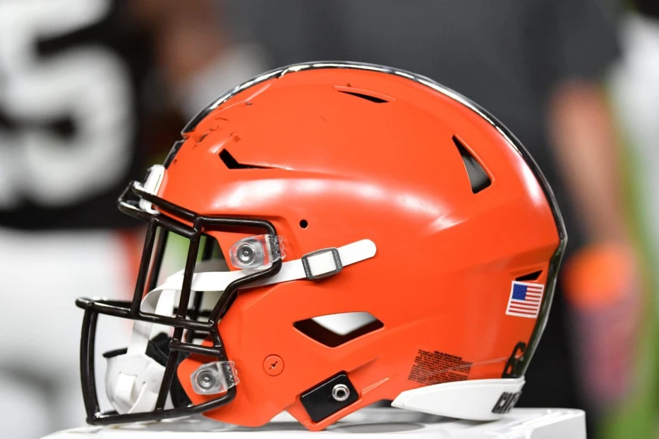 Browns Signed OL Ladarius Henderson To Practice Squad