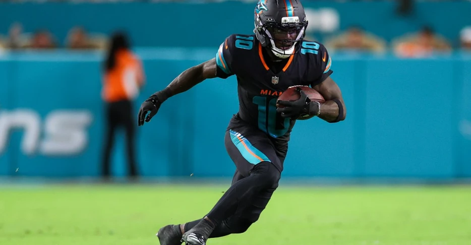 Dolphins lose Tyreek Hill for the season – The Splash Zone 10/1/25
