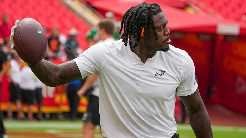 Eagles’ A.J. Brown Admits He Let ‘Frustrations Boil Over’ in Cryptic Social Media Post