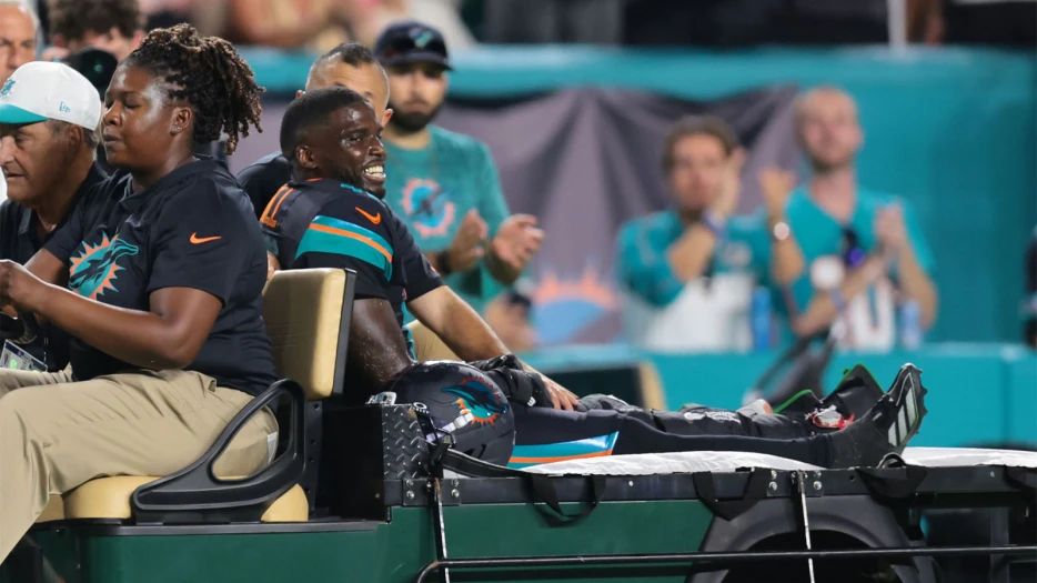 ‘Football Gods Don’t Play’: Former Pro Bowl DB Calls Tyreek Hill’s Devastating Knee Injury ‘Karma’