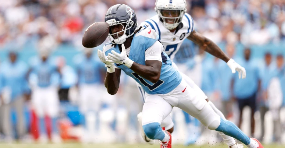 Titans missing two starters at  Wednesday practice
