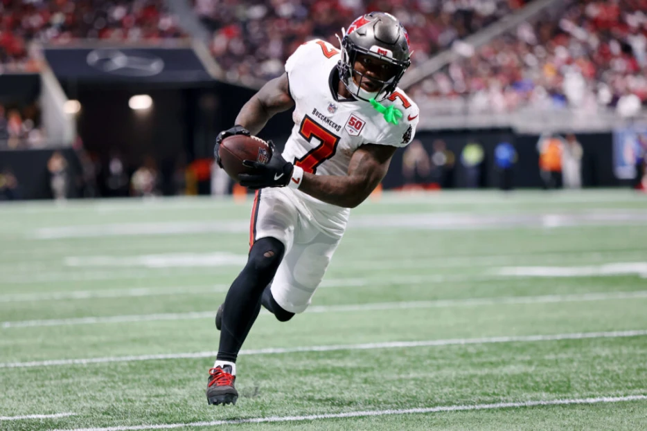 Bucs RB Bucky Irving Battling Foot Sprain