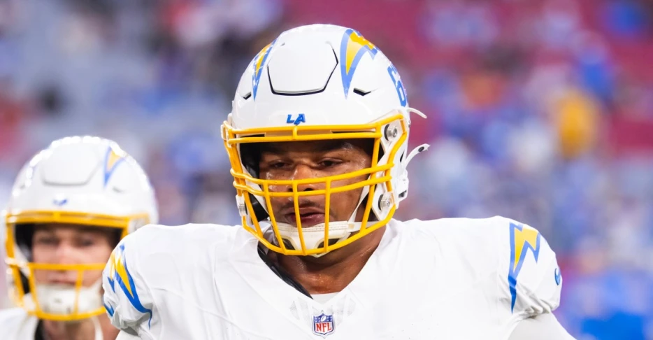 Chargers sign back familiar OL, release rookie center from practice squad