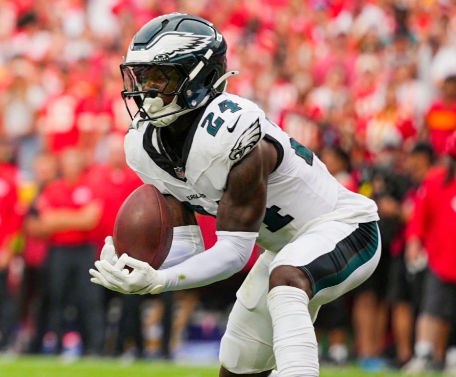 ESPN Analyst Surprisingly Ranks Andrew Mukuba Over Eagles Teammate Jihaad Campbell in DROY Race