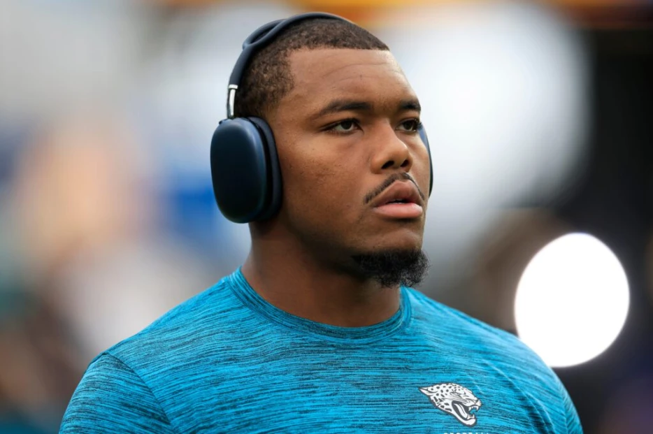 Jaguars DE Travon Walker Underwent Wrist Surgery, Still Day-To-Day