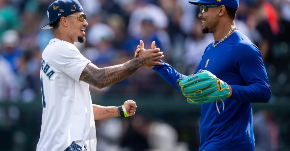 Mariners finally win the West, will the Seahawks be next?