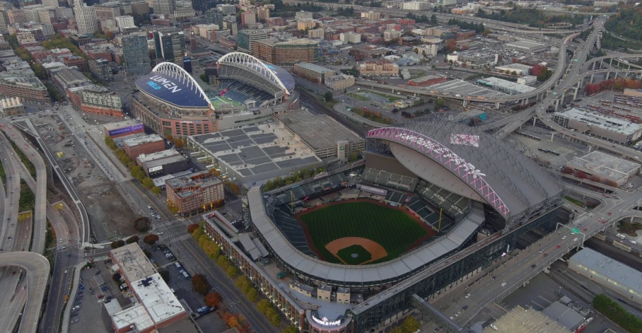 Seahawks vs. Buccaneers kickoff time unchanged despite Mariners ALDS game