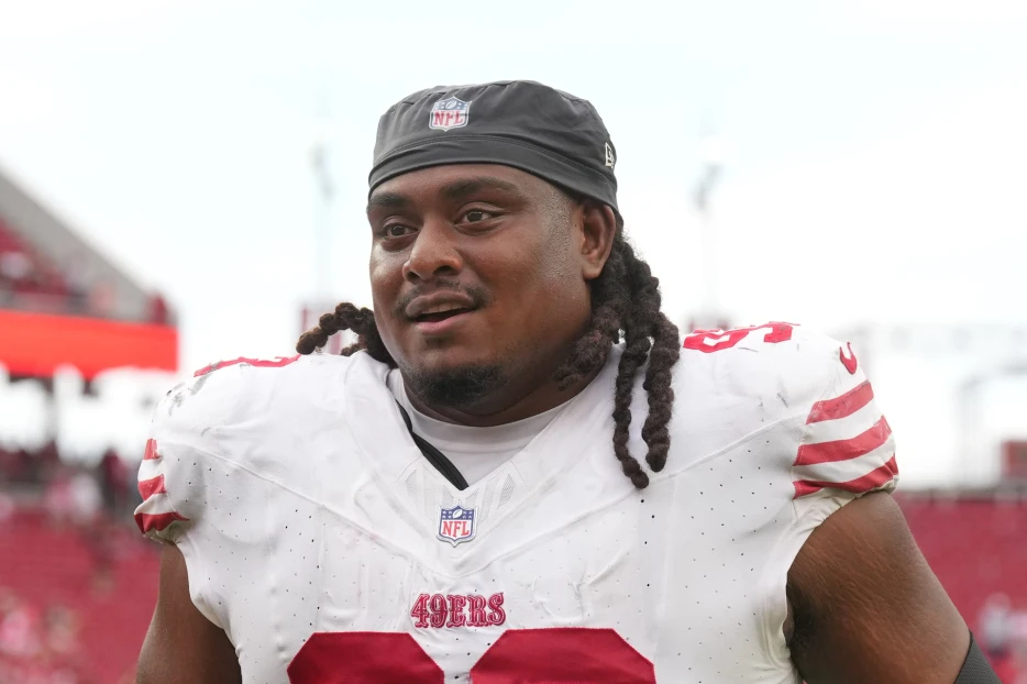 49ers Rule Out DT Kalia Davis For Remainder Of The Game