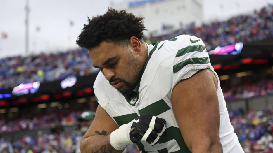 Report: Jets fear Alijah Vera-Tucker suffered season-ending torn triceps muscle
