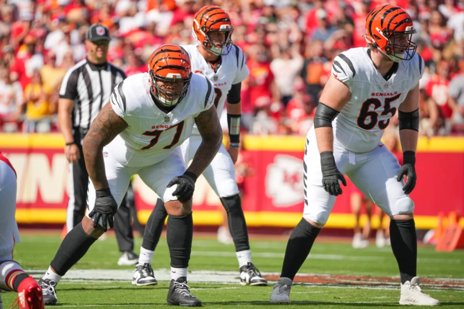 Texans Sign T Trent Brown To Active Roster
