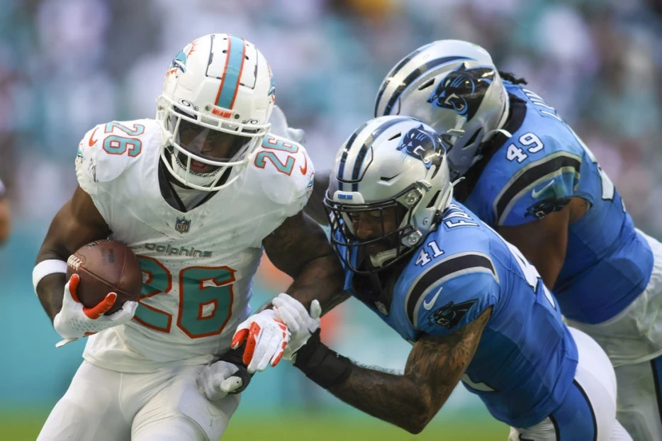 5 Bold Predictions for Panthers-Dolphins Week 5 Matchup