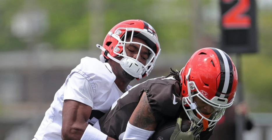 Browns elevate 2 from practice squad for Week 5, Greg Newsome injury indication?