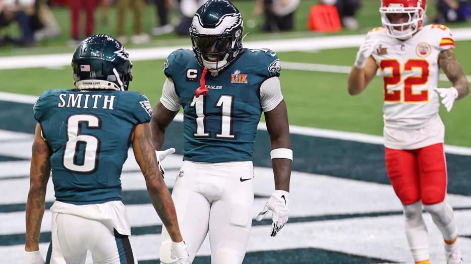 Eagles WR DeVonta Smith’s strong defense of AJ Brown amid dismal start to 2025 season