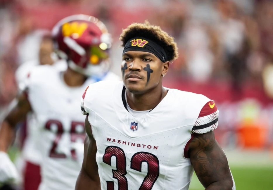 Jets Make Four Moves, Sign LB Mykal Walker To Active Roster