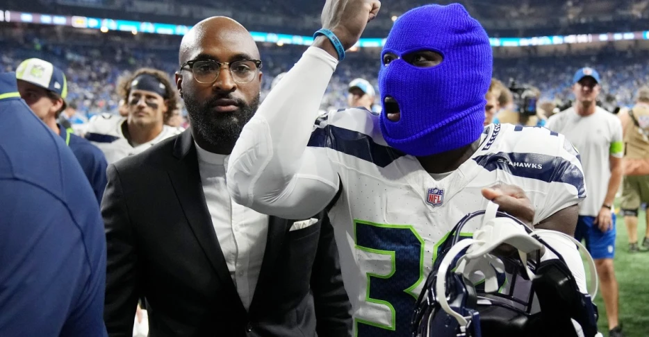 Seahawks turn to practice squad for defensive depth