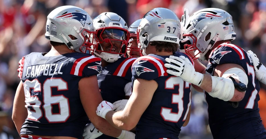 Who has the edge between the Patriots and Bills in NFL Week 5?