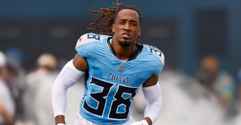 Should Rams trade for these players on bad teams?