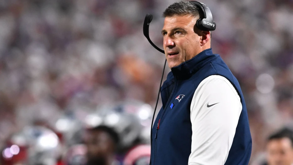 Why Patriots Star Loves Playing For ‘Amazing’ Mike Vrabel