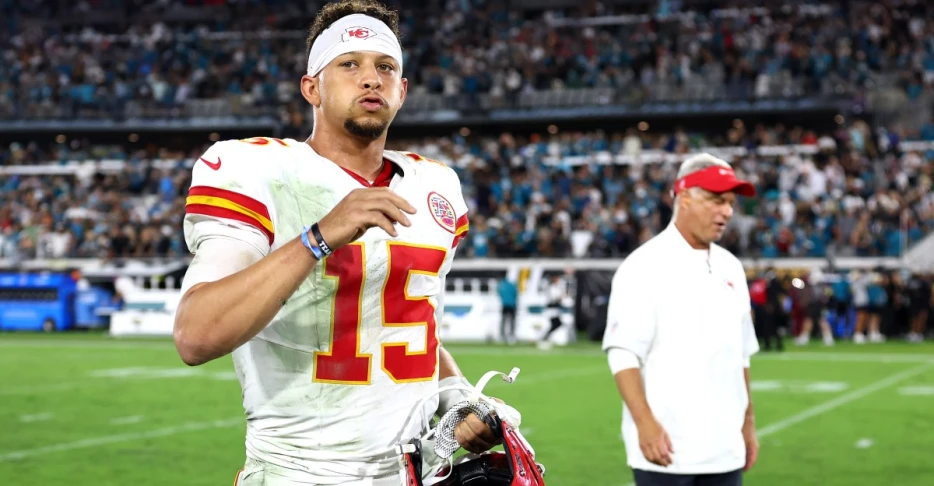 AFC Playoff Picture: Buffalo Bills the only preseason contenders not turning into pretenders