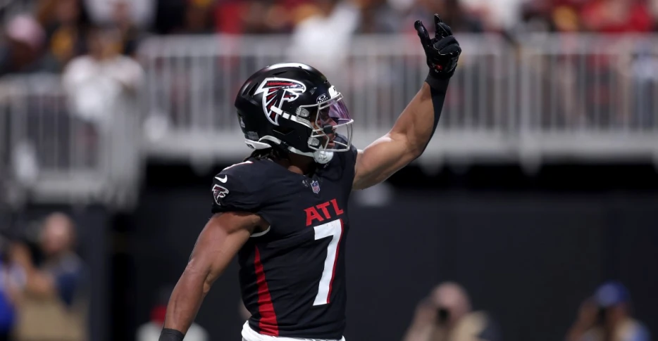Bijan Robinson could jump cut his way into the record books