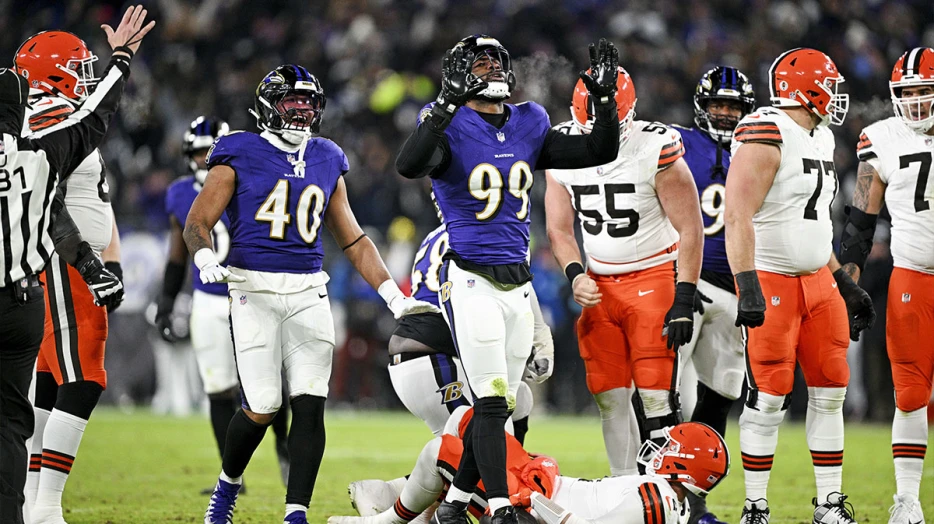 Chargers acquires former 1st-round edge rusher in Ravens trade