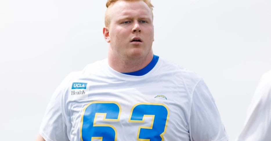 Chargers sign pair of players to practice squad