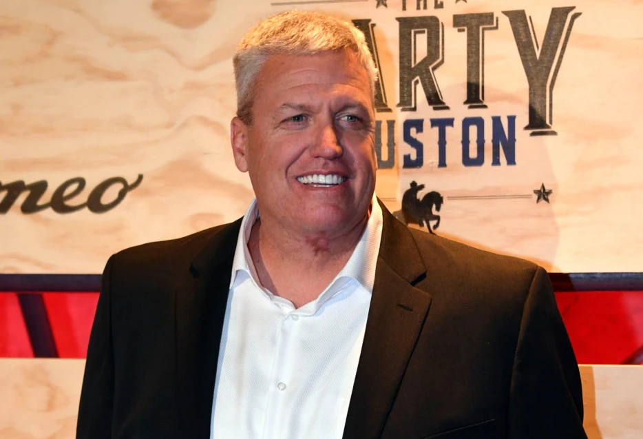 Rumored Favorite To Replace Mike McDaniel as Dolphins Head Coach I Report