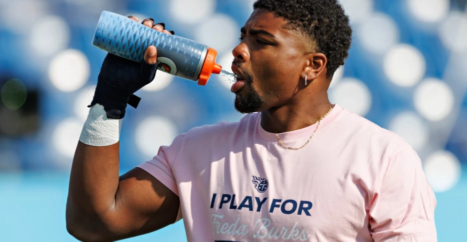Should the Browns take a look at this former 1st-round WR?