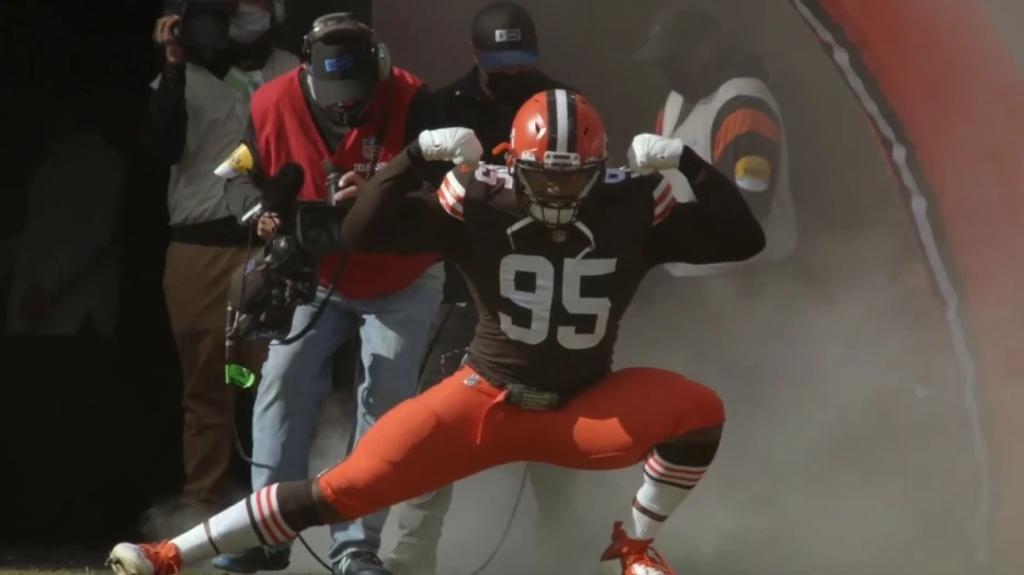 Steelers Outline Plan To Stop Browns Star DE Myles Garrett
