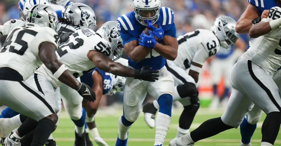 How Raiders’ red zone defense fell apart against Colts