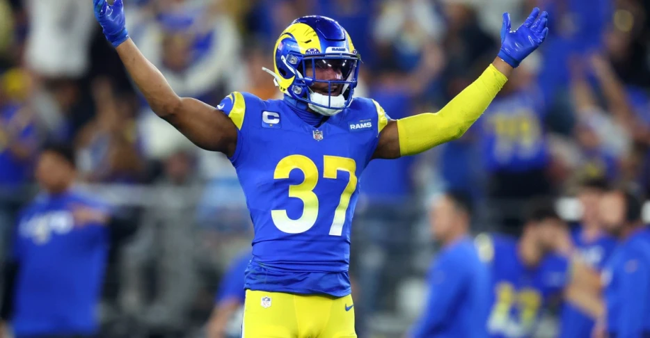 Should the Rams extend Quentin Lake?