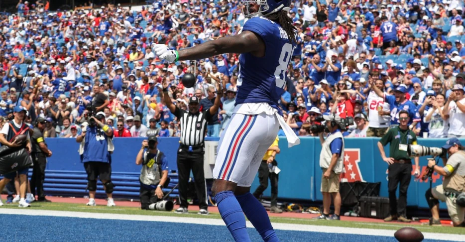 Roster moves: Giants sign LB Neville Hewitt, K Jude McAtamney, elevate WR Humphrey