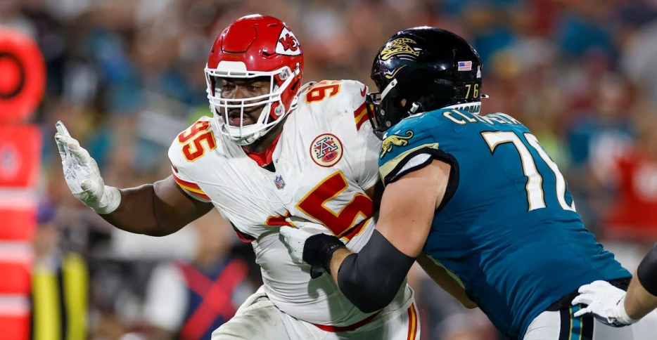 The Chiefs’ pass rush is failing to create pressure in critical situations