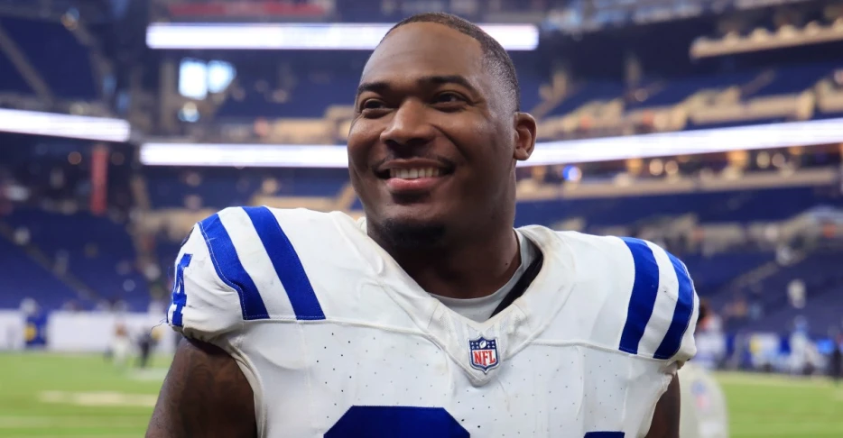 Indianapolis Colts Injury Report: DE Lewis Returns To Practice