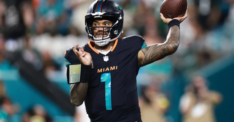 Miami Dolphins QB Tua Tagovailoa to start vs. Chargers