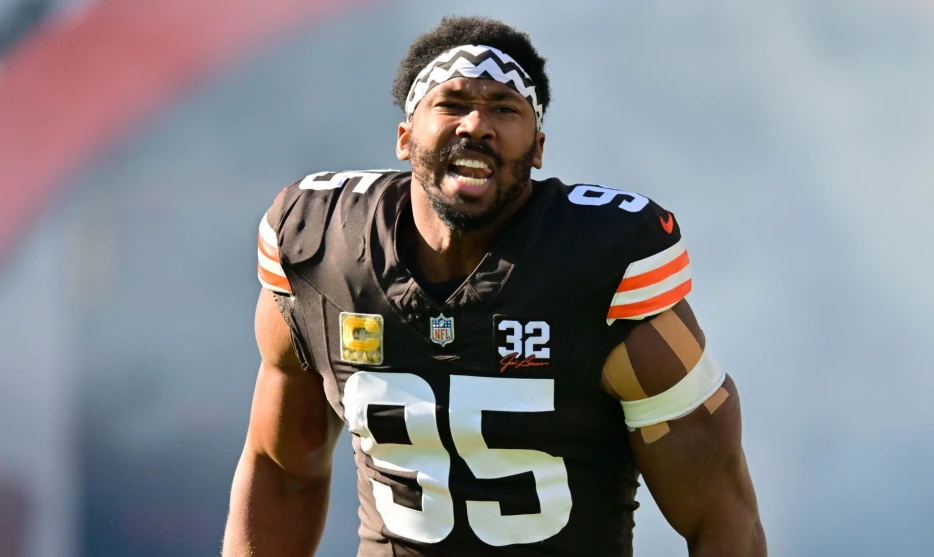 Myles Garrett Plans on Adding Aaron Rodgers to the ‘Graveyard’