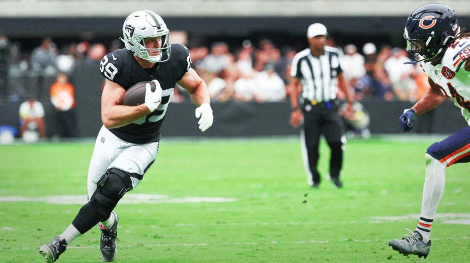Raiders’ Brock Bowers doesn’t practice Friday ahead of Titans clash