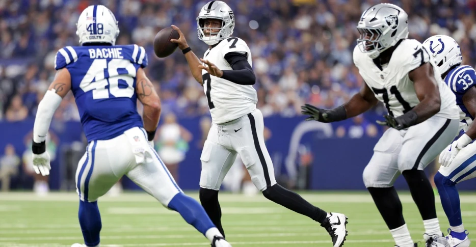 Raiders can’t get in their own way against Titans